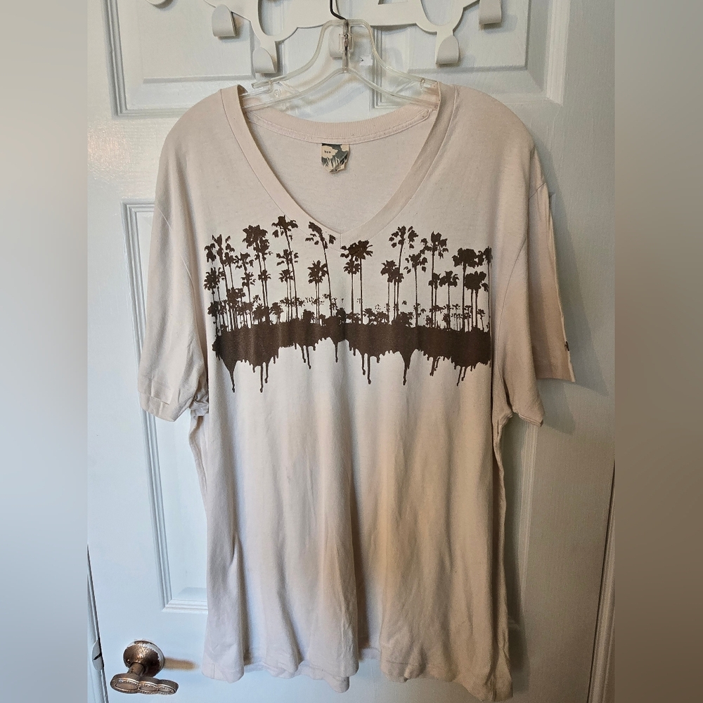 Hollister Cream T-Shirt with Brown Palm Design Size Xl